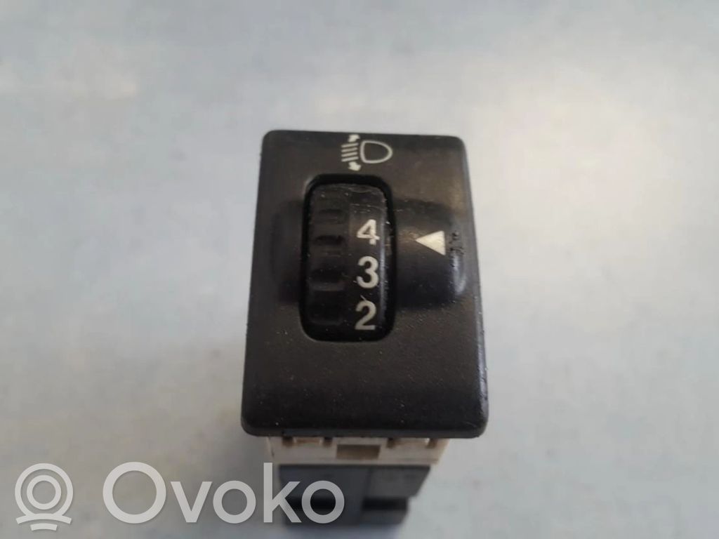 Suzuki Liana Przycisk / Pokrętło regulacji świateł
