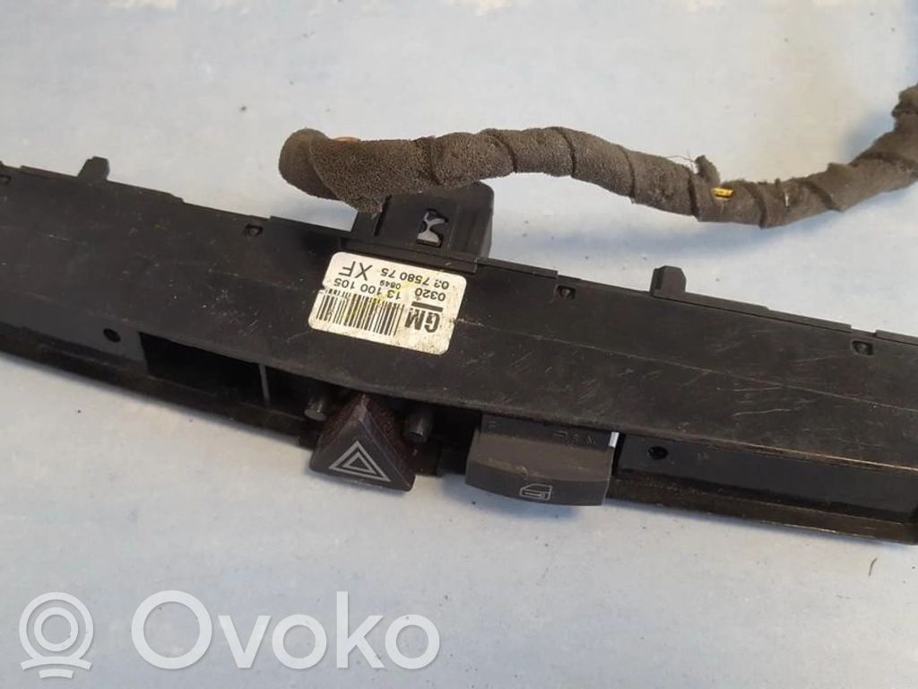 Botón interruptor de luz de peligro   13100105,03758075,03758075,13100105,13100105XF