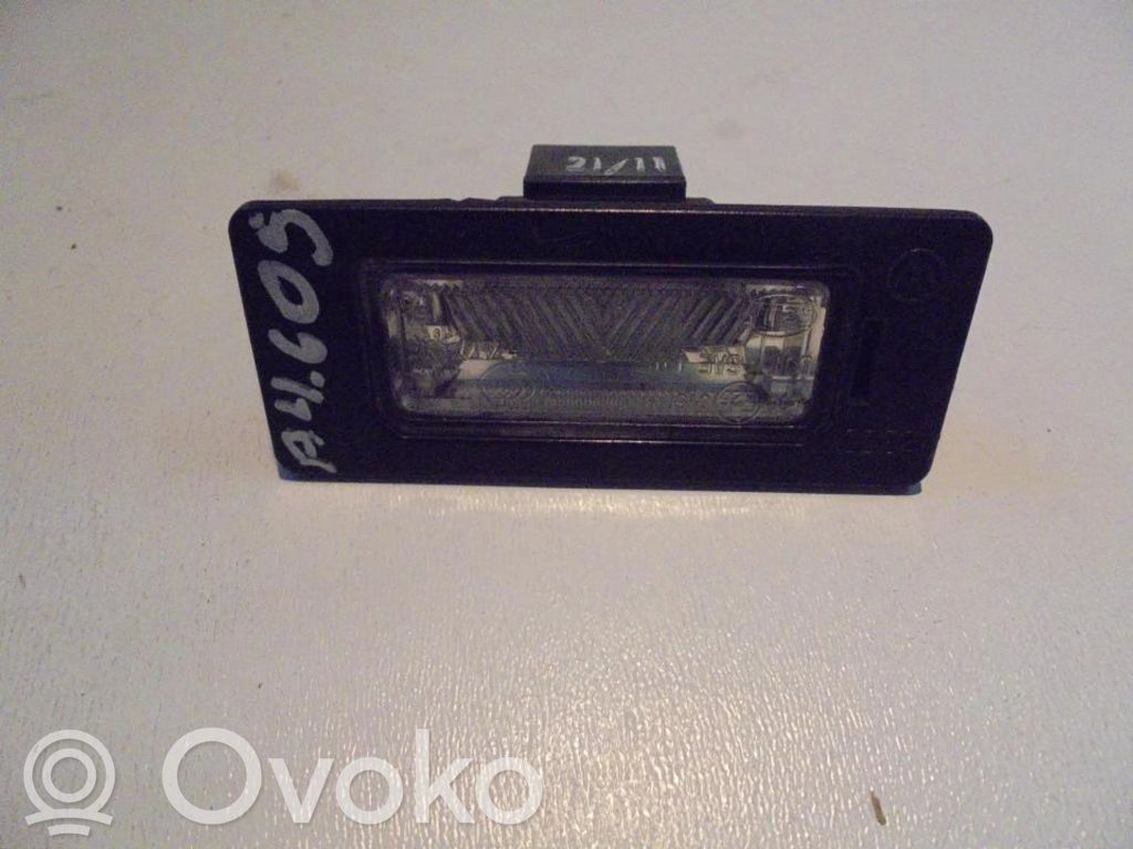 Éclairage de plaque d'immatriculation   8T0943021,8T0943021,8T0943021