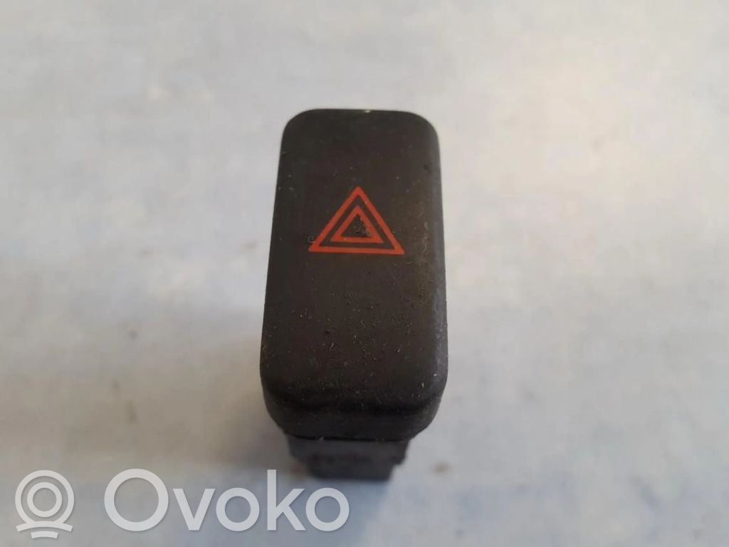 Mazda 626 Botón interruptor de luz de peligro 