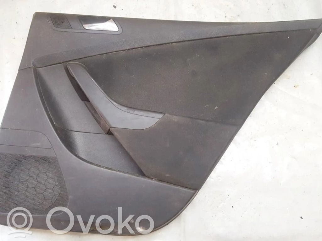 Volkswagen PASSAT B6 Rivestimento del pannello della portiera posteriore 
