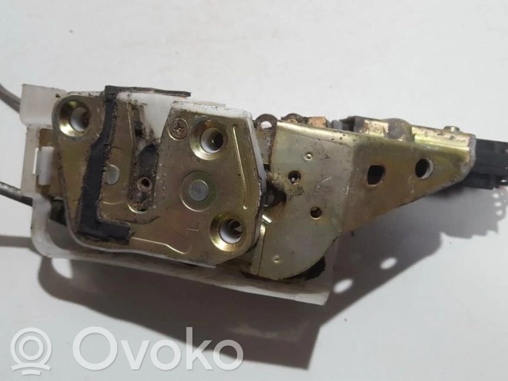 Cerradura de puerta delantera
