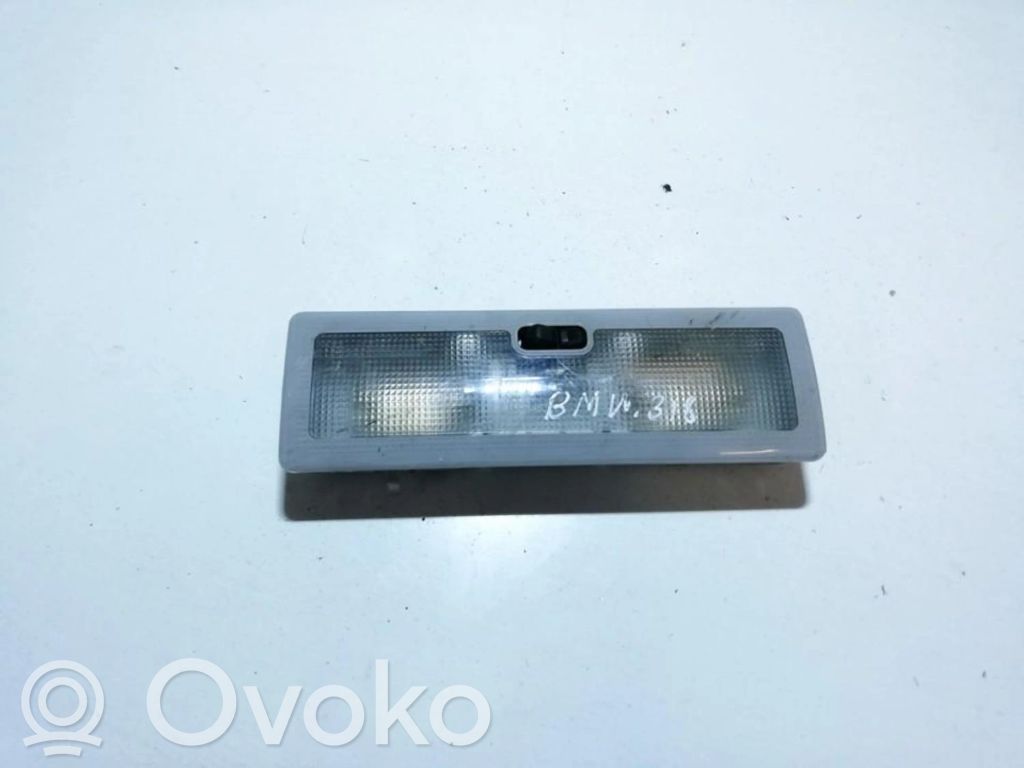 Luz del asiento delantero