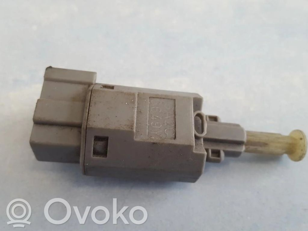 Interruptor sensor del pedal de freno   GA2C6649Y,GA2C6649Y