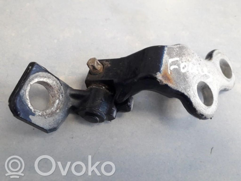Ford Focus Cerniera superiore della portiera anteriore 