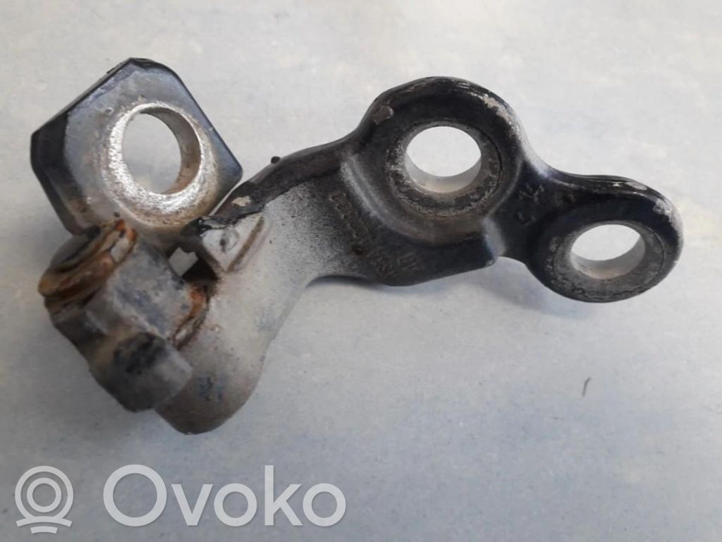 Ford Focus Cerniera superiore della portiera anteriore 