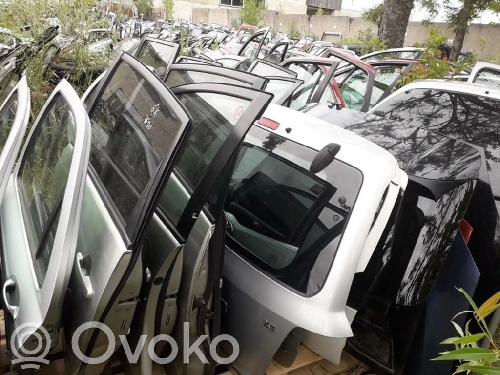 Nissan X-Trail T30 Motorhaube