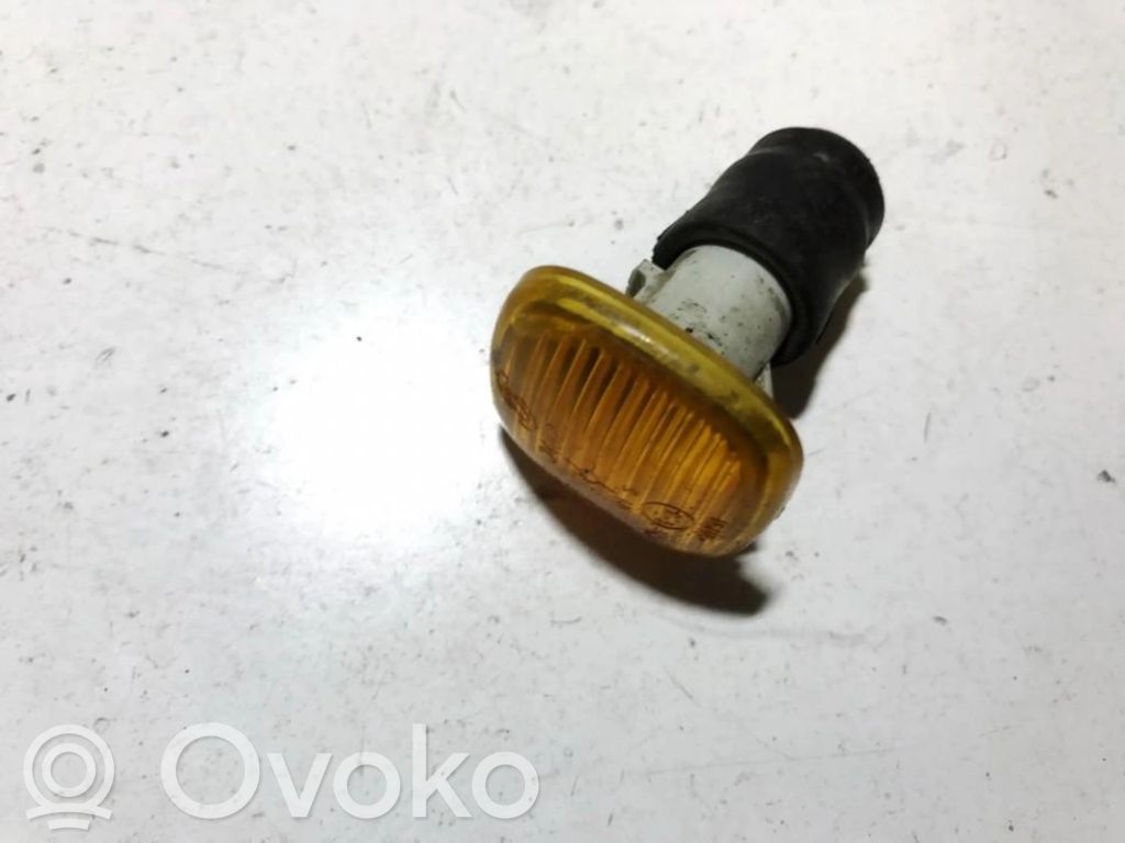 Audi A4 S4 B5 8D Semnalizator bară față