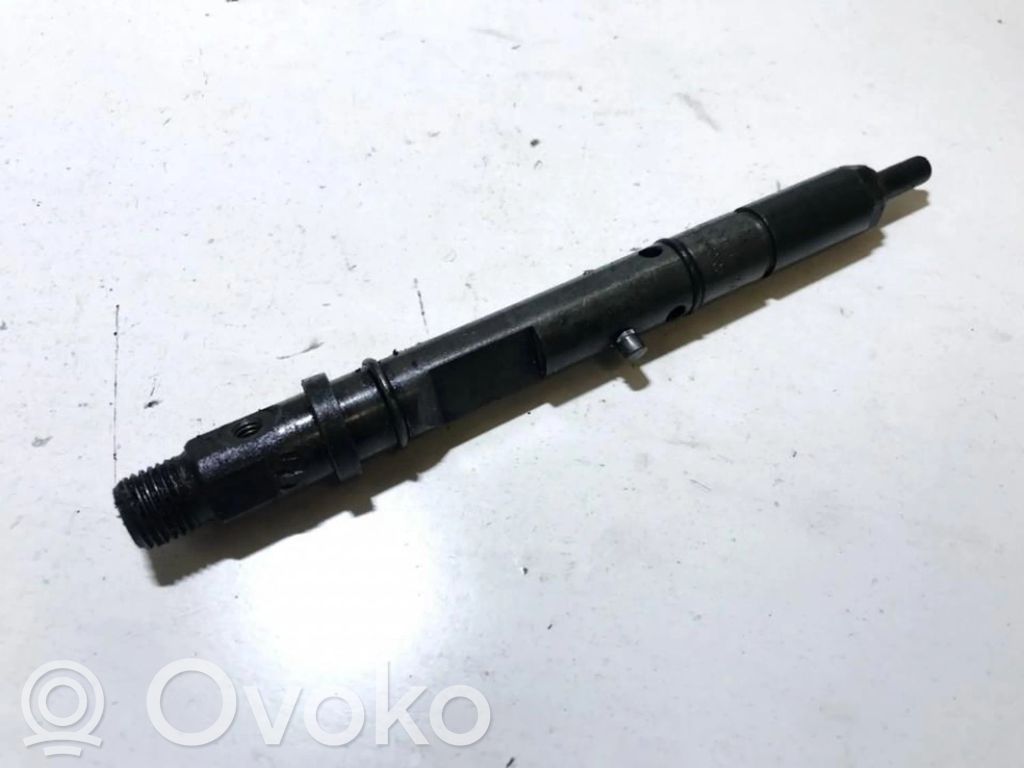 Audi A6 S6 C5 4B Polttoainesuutin 