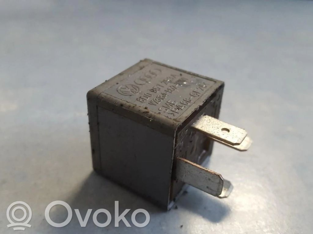 Inne przekaźniki   8D0951253A,8D0951253A