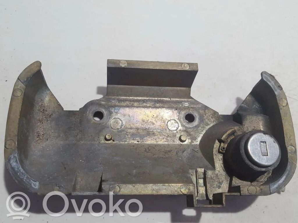 Wkładka zamka drzwi przednich   90457169LH,90457169LH