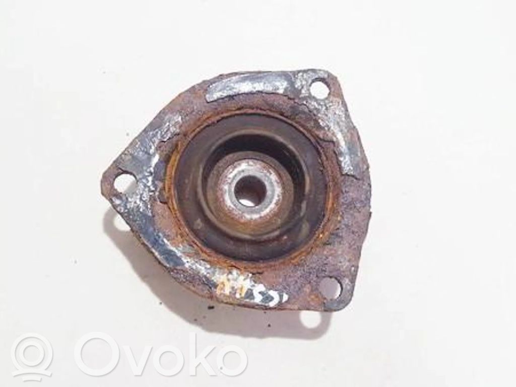 Nissan Almera N16 Supporto di montaggio della molla elicoidale 