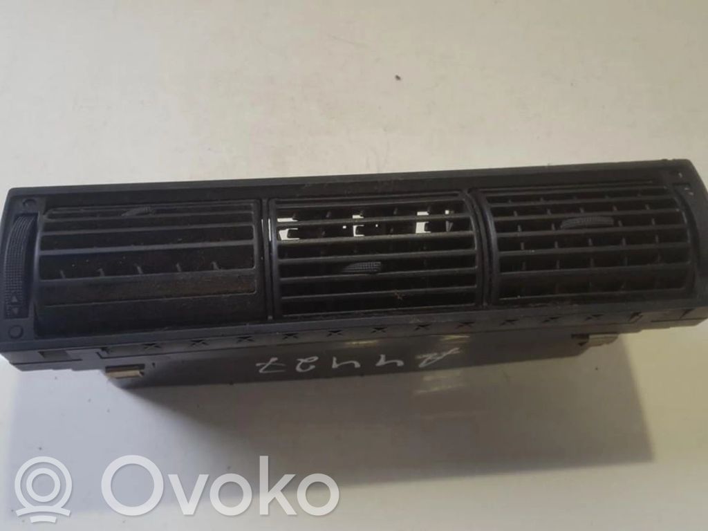 Rejilla de ventilación central del panel   4A1820951,4A1820951