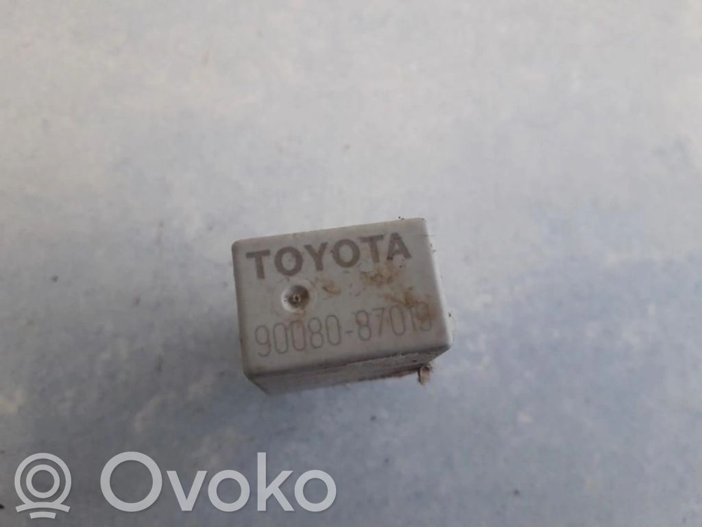 Toyota Avensis T250 Alte relee 