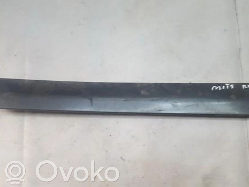 Mitsubishi Space Wagon Listwa drzwi