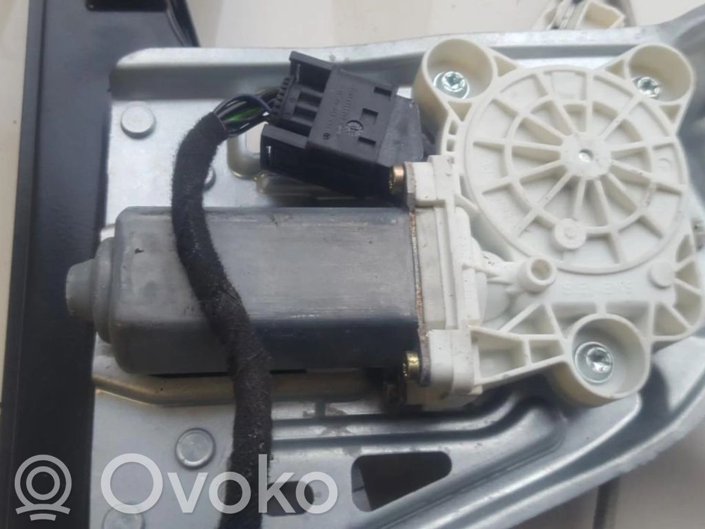 Mercedes-Benz C W203 Motor macara geam ușă față 