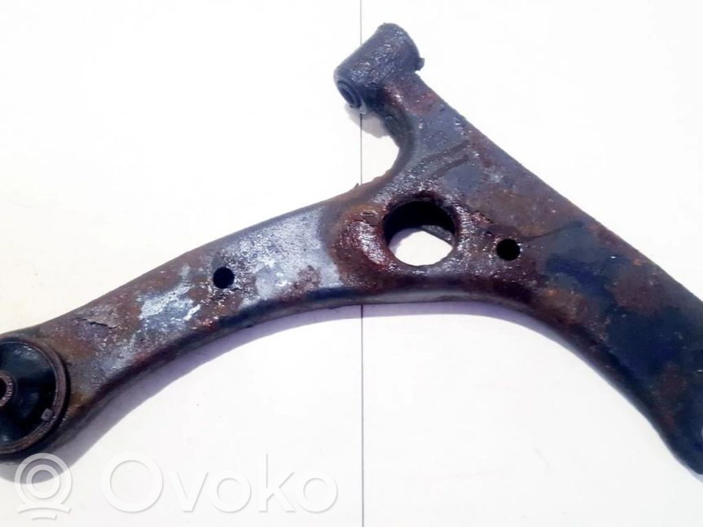 Toyota Corolla E120 E130 Braccio di controllo sospensione anteriore inferiore/braccio oscillante