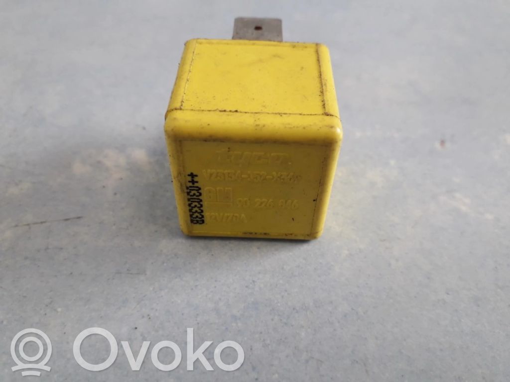 Alte relee   90226846,V23134J52X369,90226846,V23134J52X369,V23134J52X369