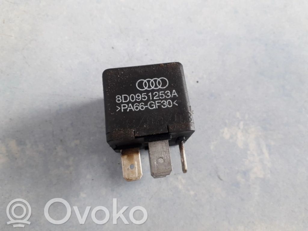 Altri relè   8D0951253A,8D0951253A