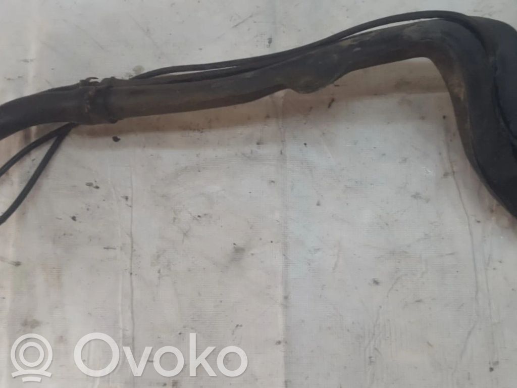 Opel Vectra B Rura wlewu paliwa 