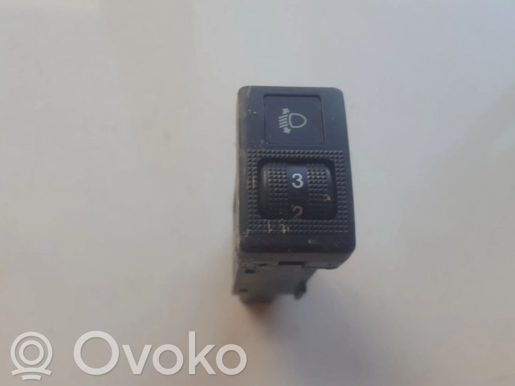 Bouton commande réglage hauteur de phares   134139,134139