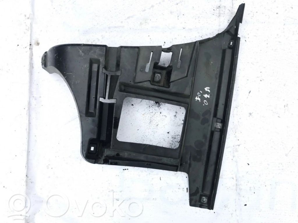Volvo V70 Takapuskurin kannake 