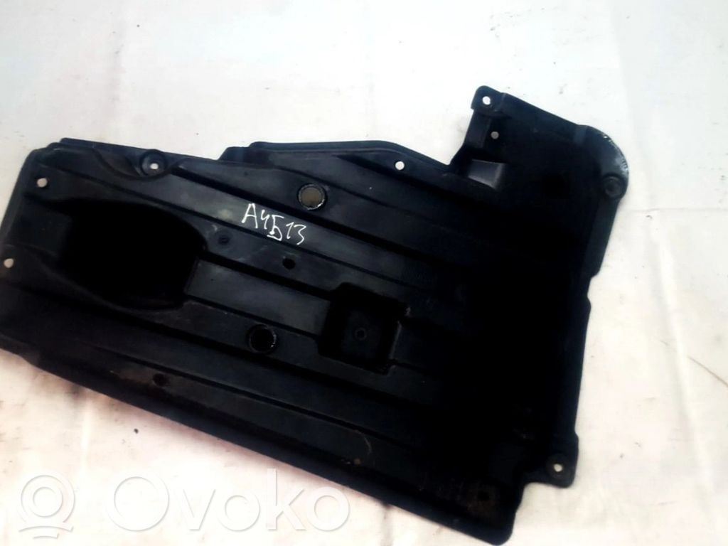 Placa protectora/protector antisalpicaduras motor   583980F010,583980F010,583980F010,583980F010