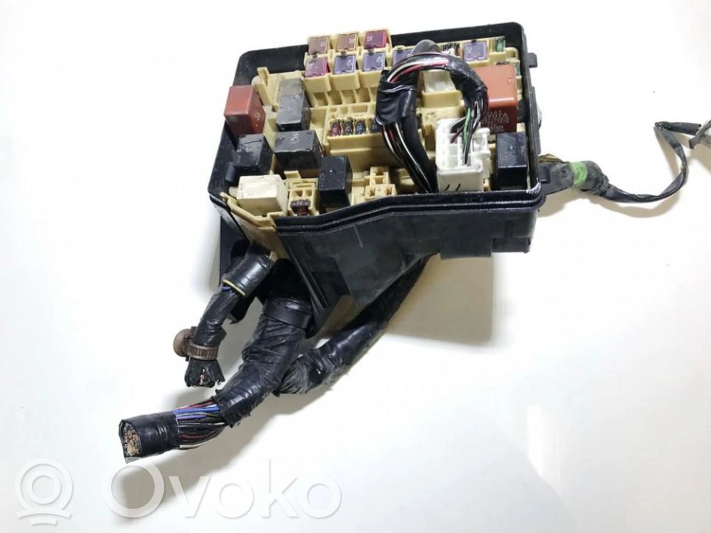 Toyota Avensis Verso Boîte à fusibles 