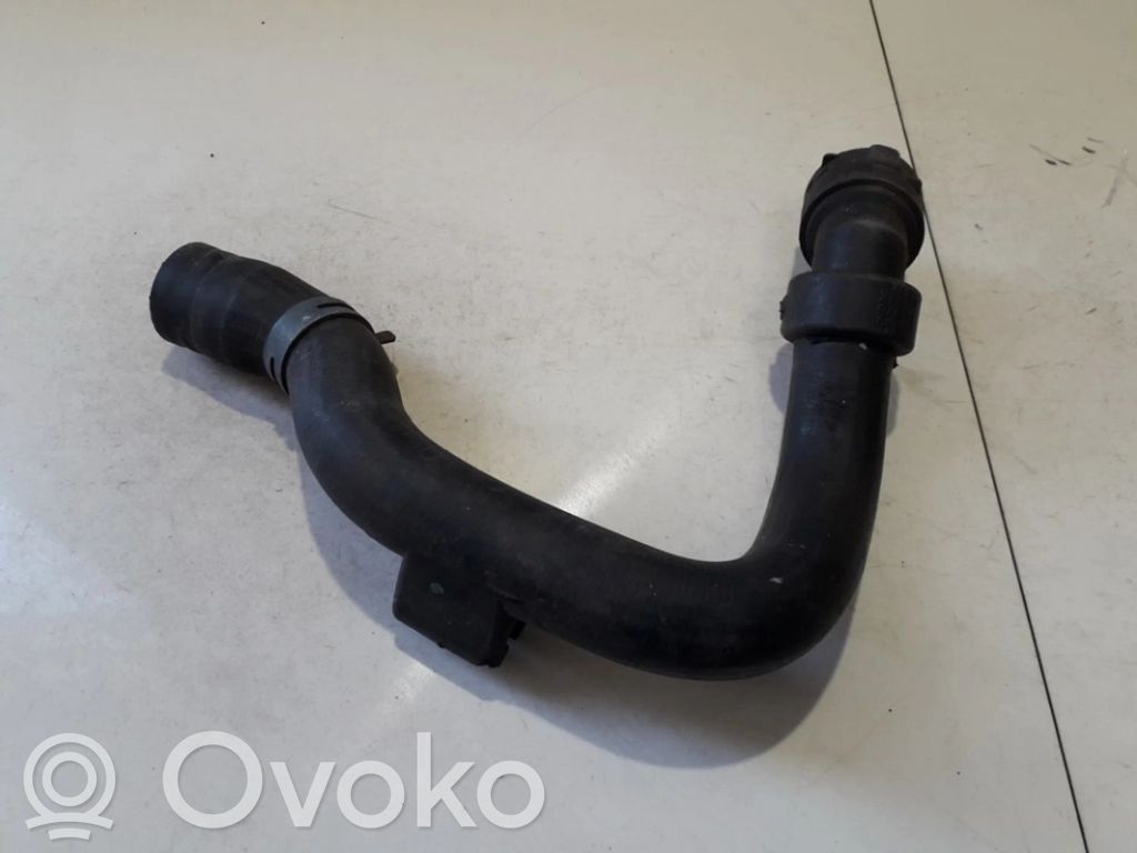 Volkswagen PASSAT B5.5 Tubo flessibile del liquido di raffreddamento del motore 