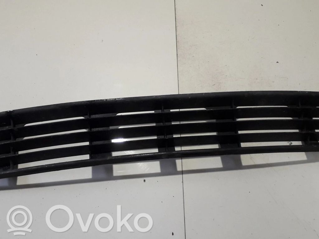 Audi A4 S4 B5 8D Mascherina inferiore del paraurti anteriore 