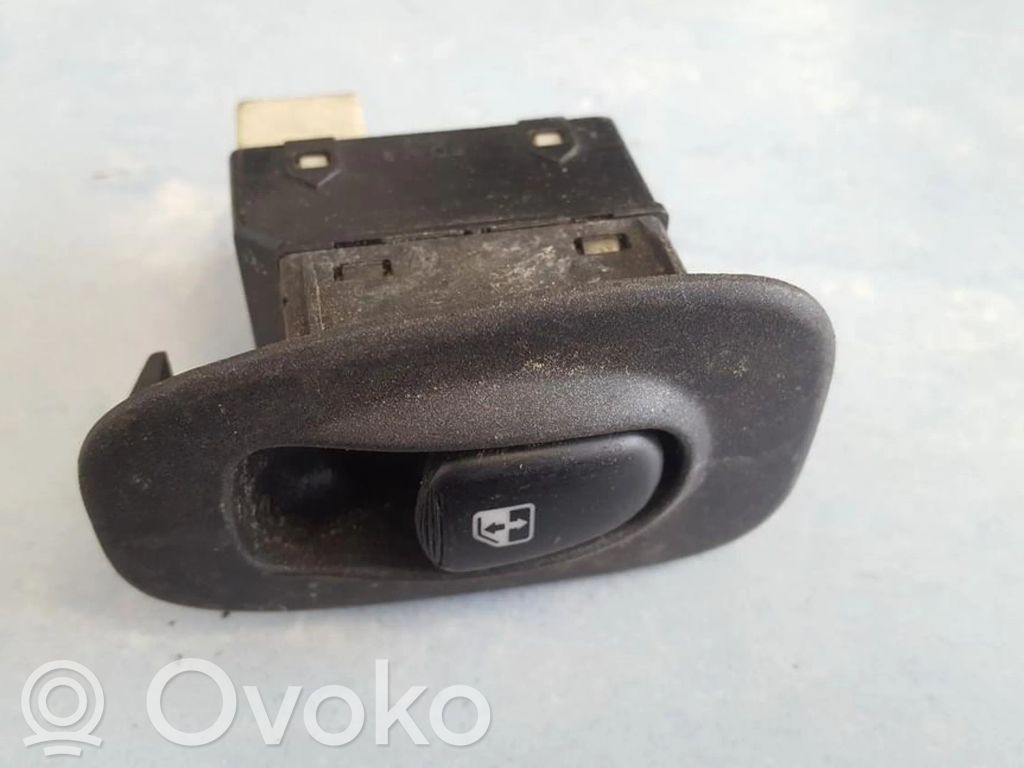 Hyundai Accent Interruptor del elevalunas eléctrico