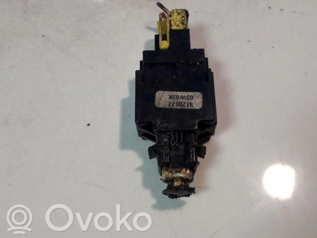Volvo S40, V40 Interruttore del pedale del freno 