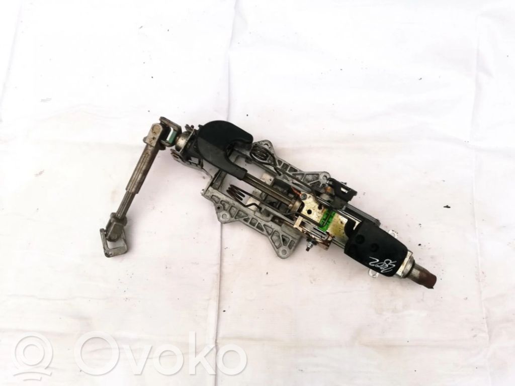 Volkswagen Golf V Eje de la columna de dirección 
