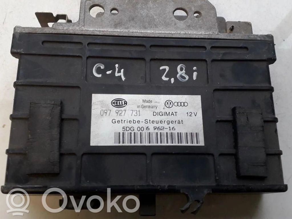 Volkswagen PASSAT B4 Sterownik / Moduł skrzyni biegów 