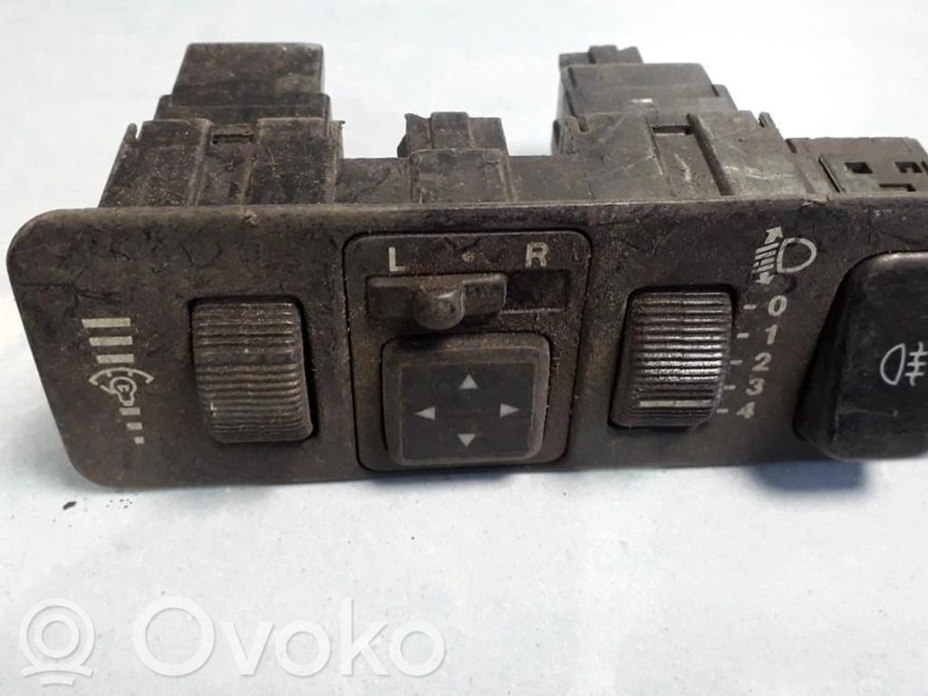 Comutator lumini bord   MR114072,LK04000900,LK04000900,MR114072