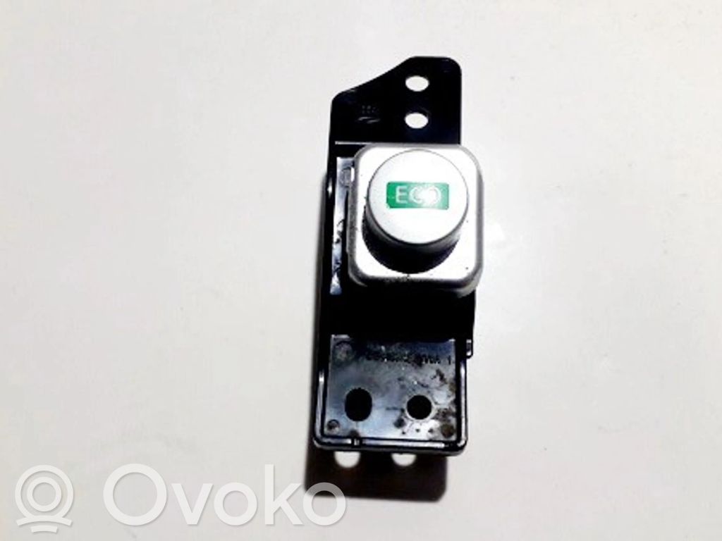 Nissan Note (E12) Otros interruptores/perillas/selectores