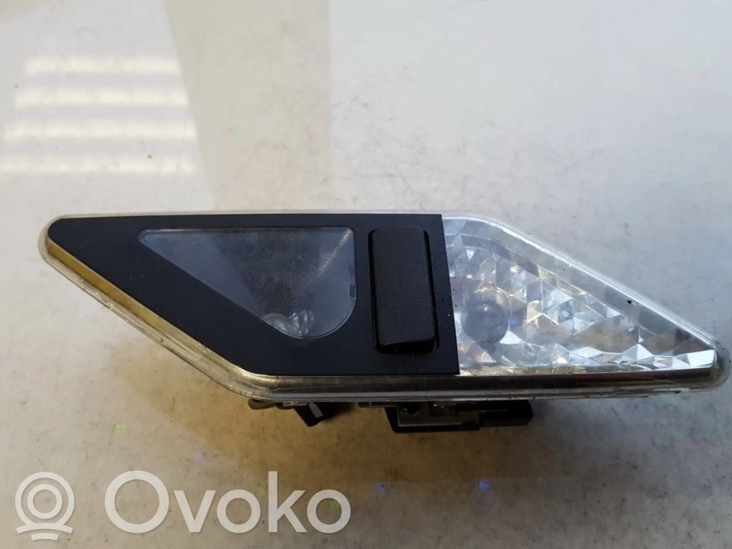 BMW 3 E46 Luz del asiento trasero 