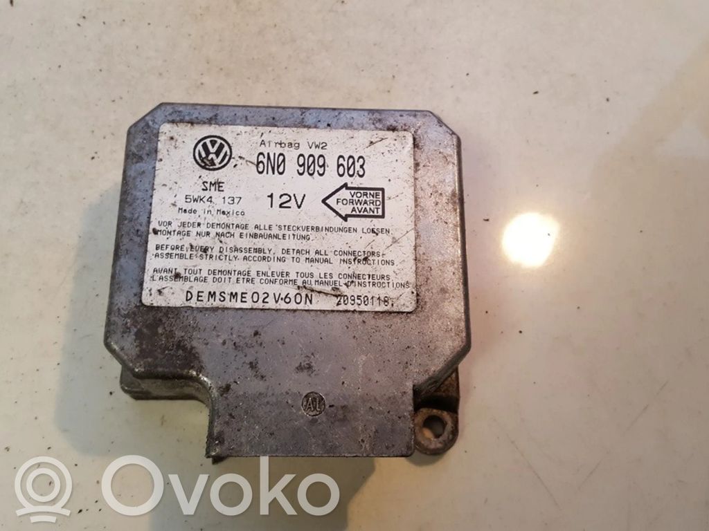 Volkswagen PASSAT B4 Unitate/modul de comandă airbaguri 