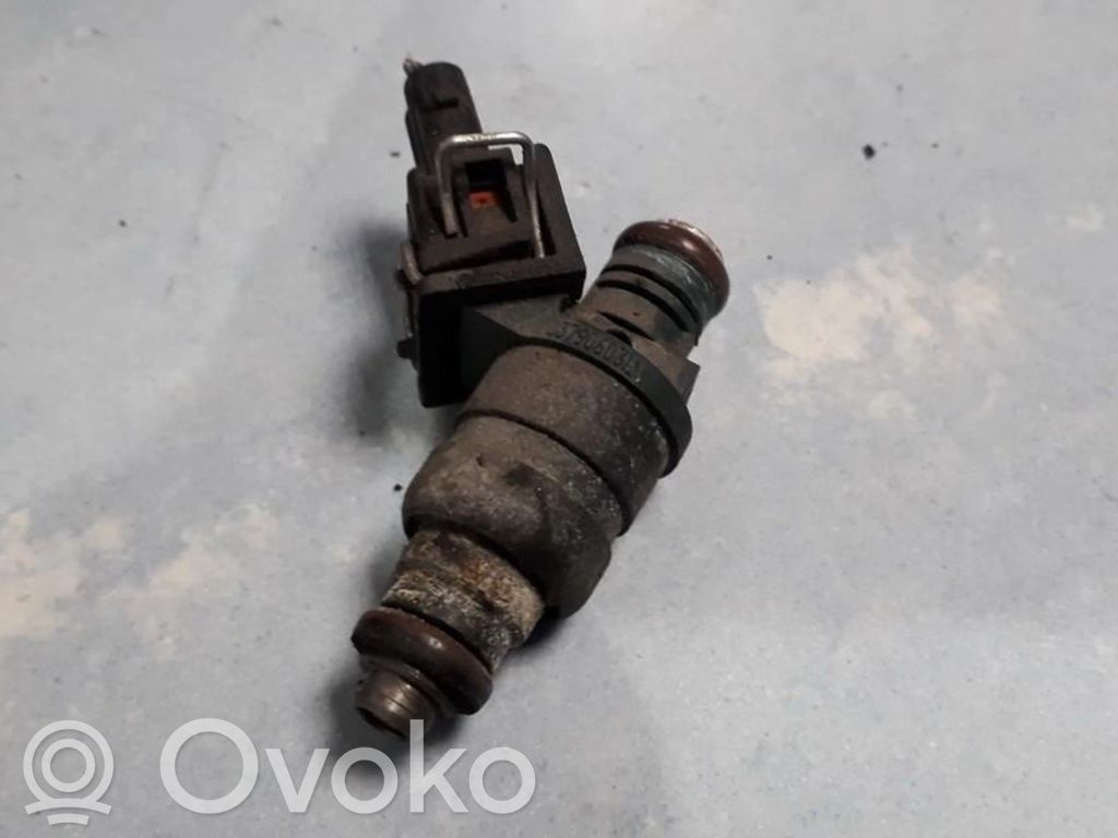 Injector combustibil   037906031AA,037906031AA