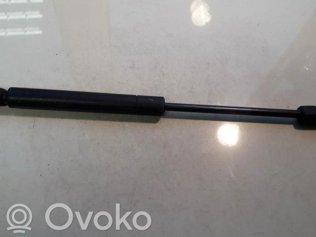 Nissan Primera Amortyzator klapy tylnej bagażnika 