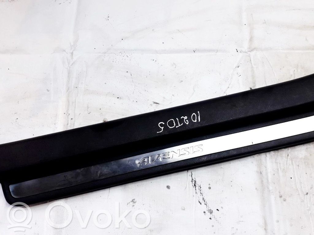 Toyota Avensis T250 Copertura del rivestimento del sottoporta anteriore 