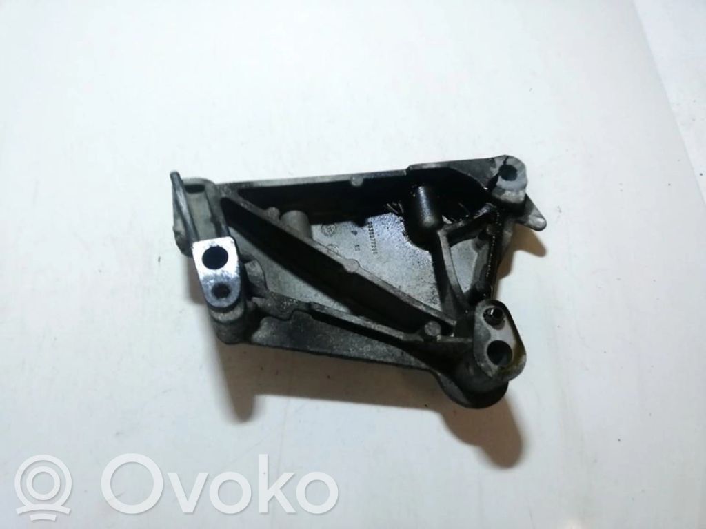 Citroen C3 Engine mounting bracket 