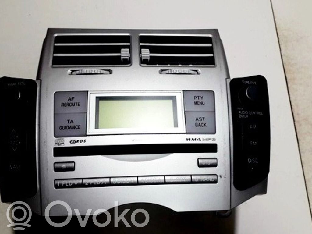 Toyota Yaris Panel / Radioodtwarzacz CD/DVD/GPS 