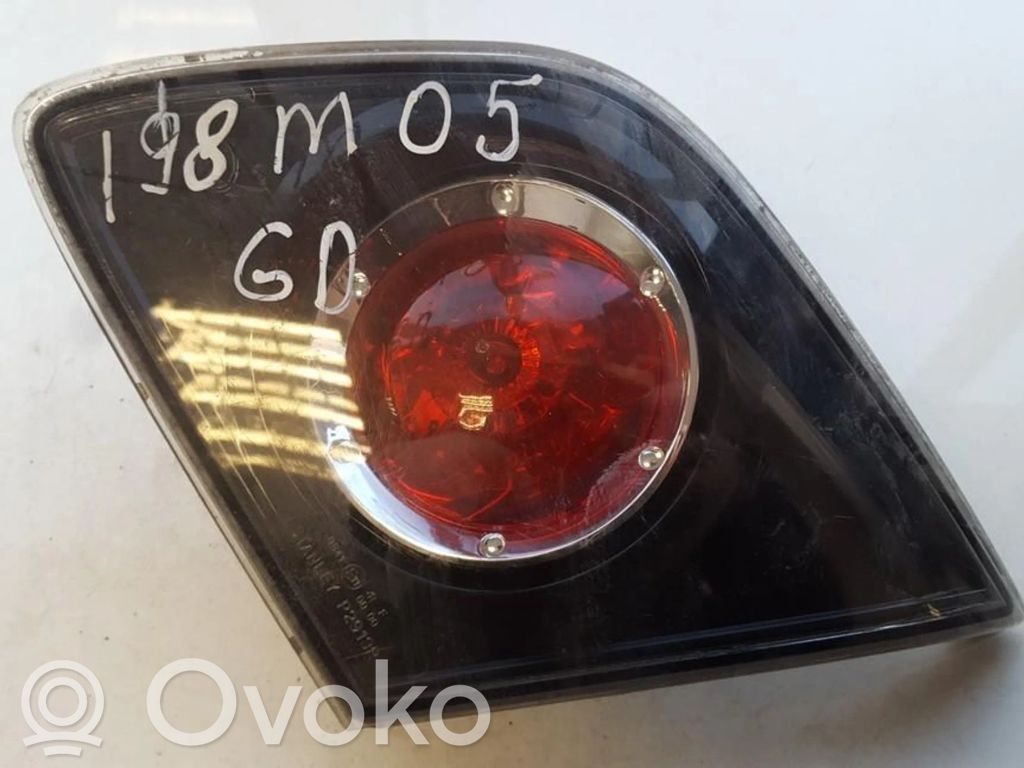 Mazda 3 I Feux arrière sur hayon