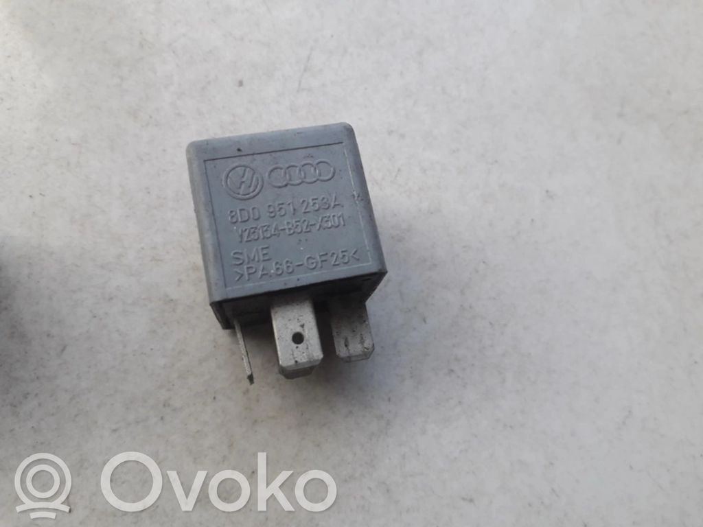 Otros relés   8D0951253A,8D0951253A