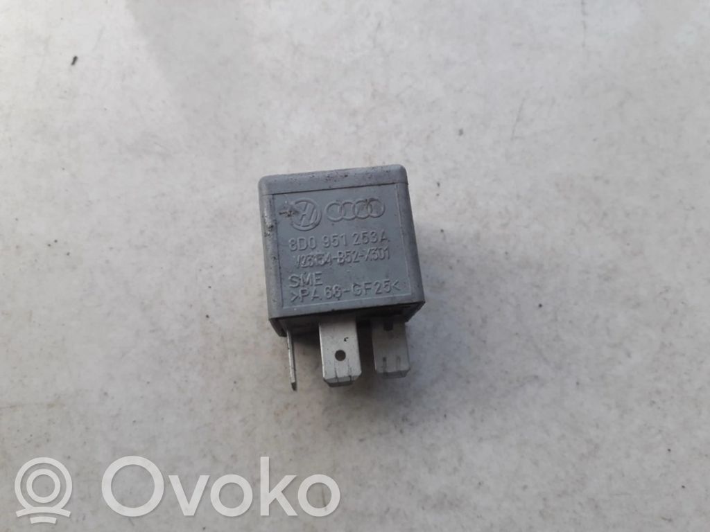 Otros relés   8D0951253A,8D0951253A
