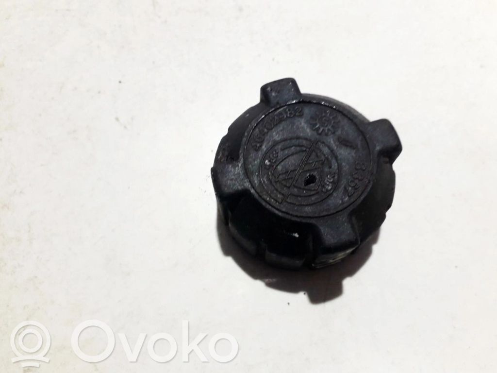 Alfa Romeo 145 - 146 Serbatoio di compensazione del liquido refrigerante/coperchio 