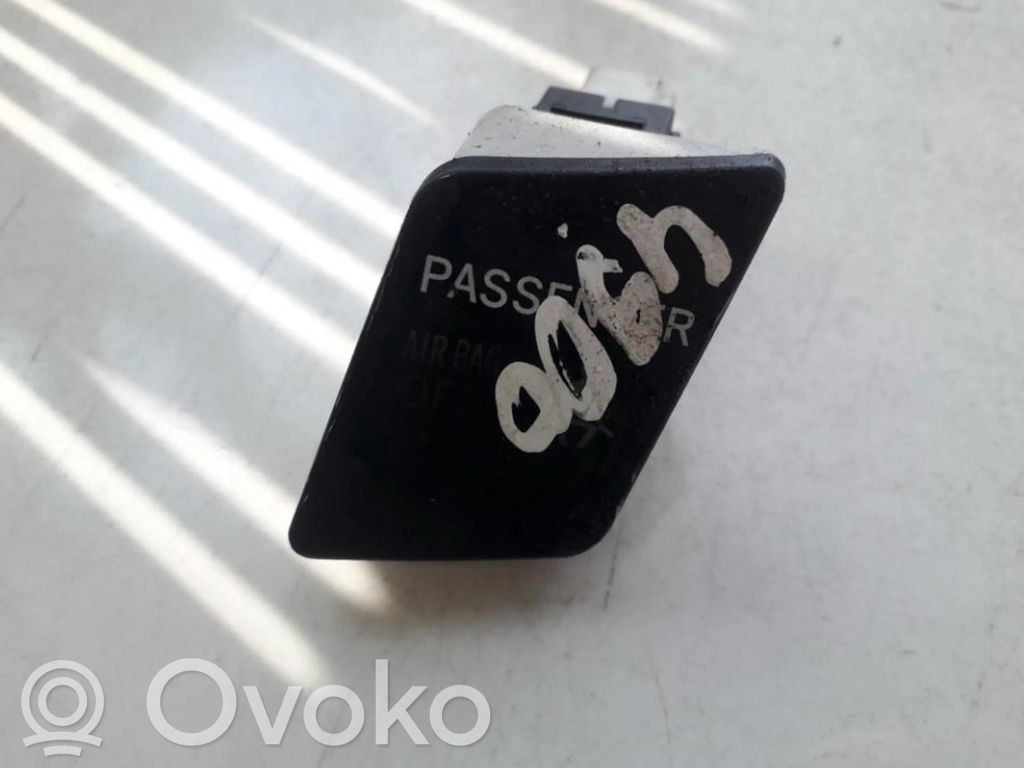 Toyota Yaris Alte comutatoare/butoane 