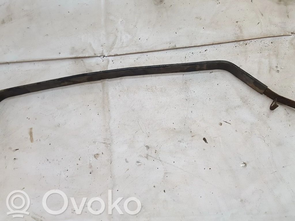 Fuel tank mounting bracket