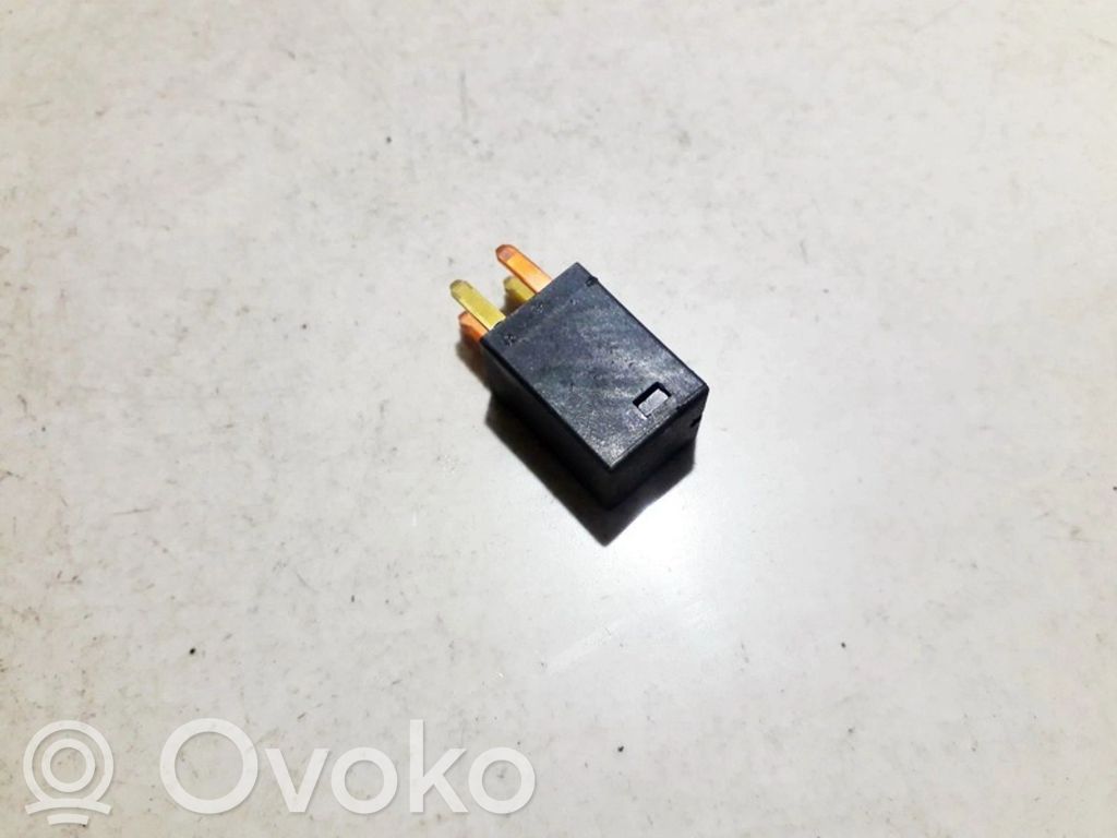 Mitsubishi Grandis Muu rele 